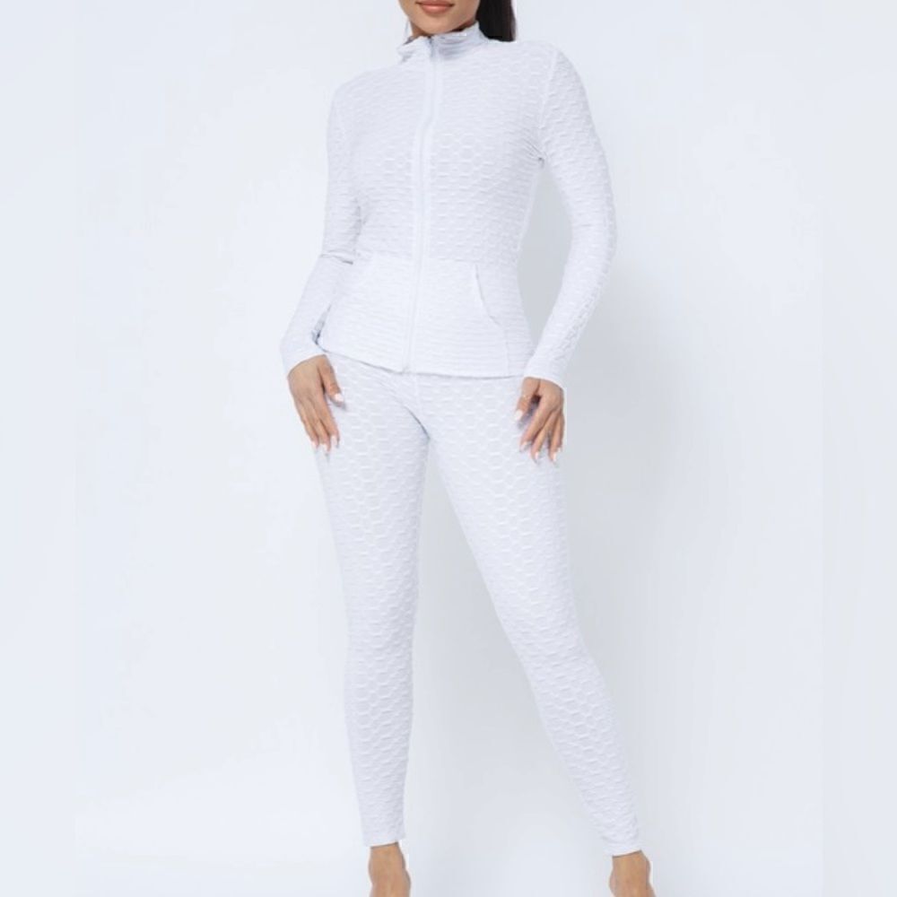 White honeycomb two piece active set